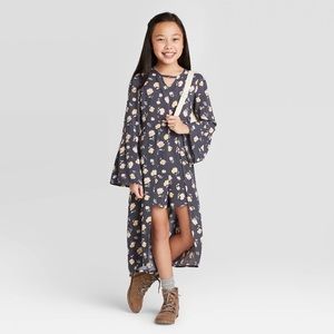 NWT‼️ Girls long sleeve floral walk-through dress